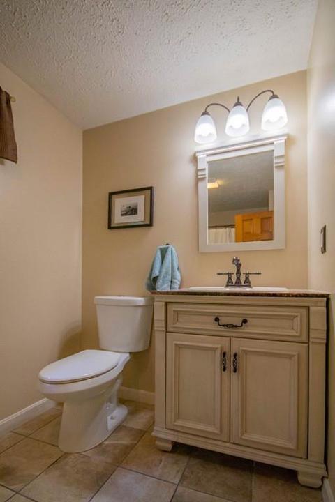 11 Anna Cir, Derry, NH 03038 photo 26
