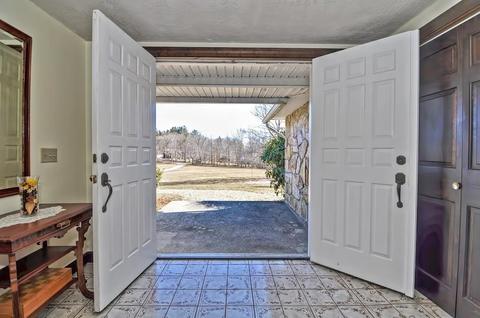 2 Bond Holw, Sutton, MA 01590 photo 4