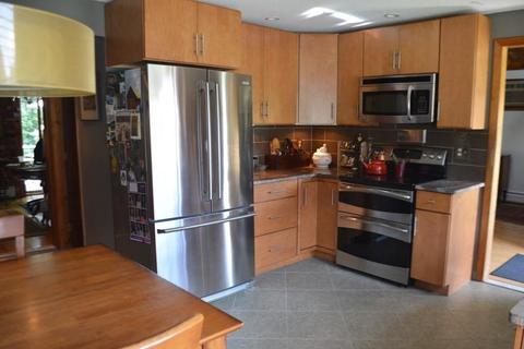 37 Sterling Dr, Easthampton, MA 01027 photo 5