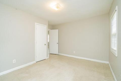 16 Collins St, Springfield, MA 01109 photo 12