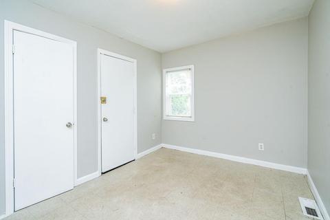16 Collins St, Springfield, MA 01109 photo 9