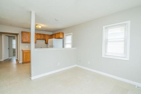 16 Collins St, Springfield, MA 01109 photo 5