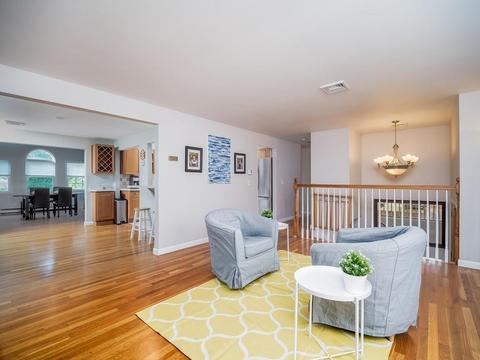 80 Laurel Ln, Raynham, MA 02767 photo 4