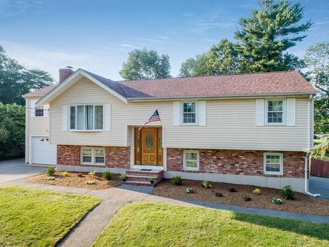 80 Laurel Ln, Raynham, MA 02767 photo 1
