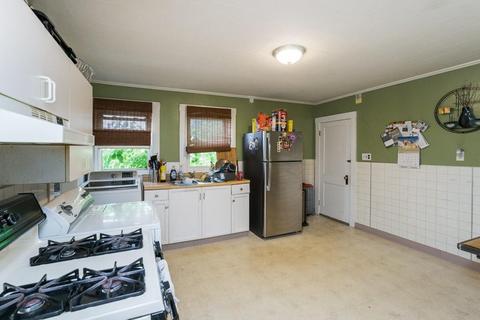 64 Freeman Ave, Everett, MA 02149 photo 5