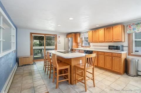 1 Taylor St, Georgetown, MA 01833 photo 3