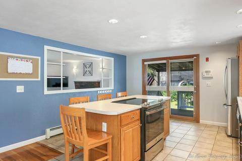 1 Taylor St, Georgetown, MA 01833 photo 4