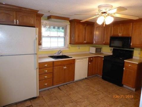 150 Oklahoma St, Springfield, MA 01104 photo 2