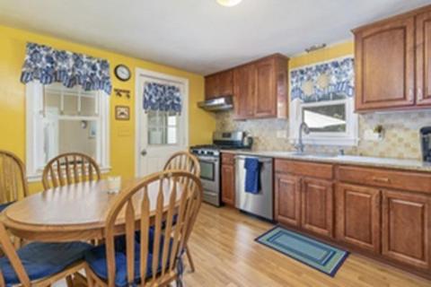 39 Edgewood Ave, Walpole, MA 02081 photo 4