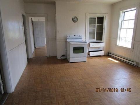 70 Fox St, Worcester, MA 01604 photo 3