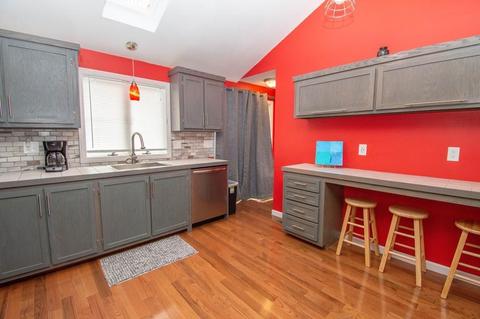 97 Barre St, Springfield, MA 01119 photo 5