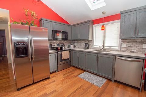 97 Barre St, Springfield, MA 01119 photo 4