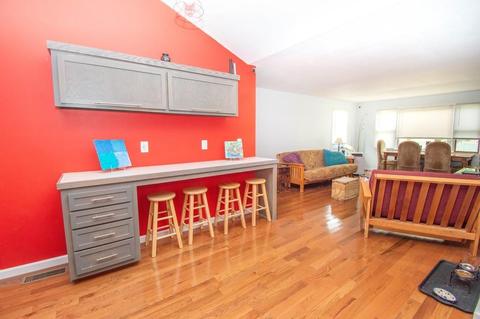97 Barre St, Springfield, MA 01119 photo 6
