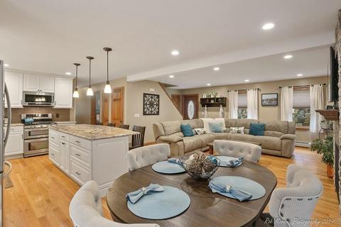 17 Pew Ave, Gloucester, MA 01930 photo 7
