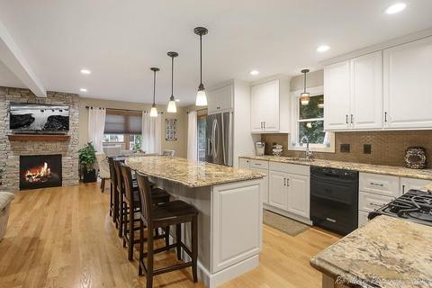 17 Pew Ave, Gloucester, MA 01930 photo 8