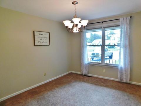 7 Bunker Cir, Springfield, MA 01108 photo 13