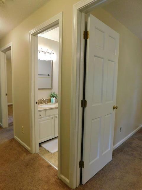 7 Bunker Cir, Springfield, MA 01108 photo 17