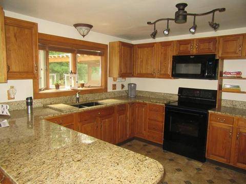 111 Kirby St, Springfield, MA 01104 photo 8