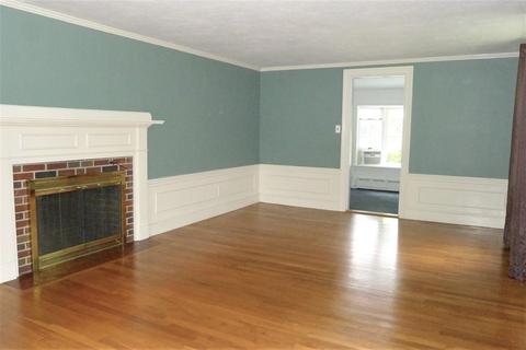 19 Windsor Rd, Stoneham, MA 02180 photo 3