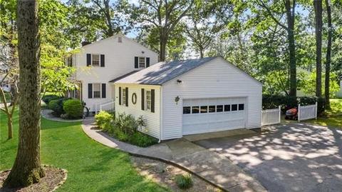 399 Red Chimney Dr, Warwick, RI 02886 photo 2