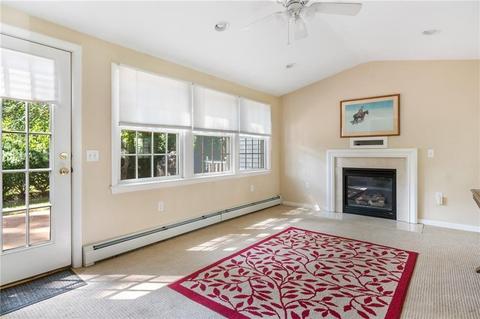 399 Red Chimney Dr, Warwick, RI 02886 photo 12