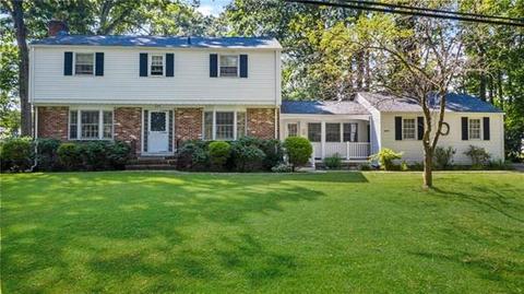 399 Red Chimney Dr, Warwick, RI 02886 photo 1