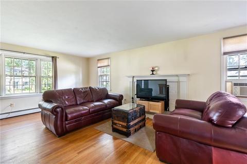 399 Red Chimney Dr, Warwick, RI 02886 photo 5