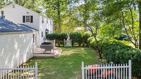 399 Red Chimney Dr, Warwick, RI 02886 photo 3