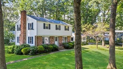 399 Red Chimney Dr, Warwick, RI 02886 photo 4
