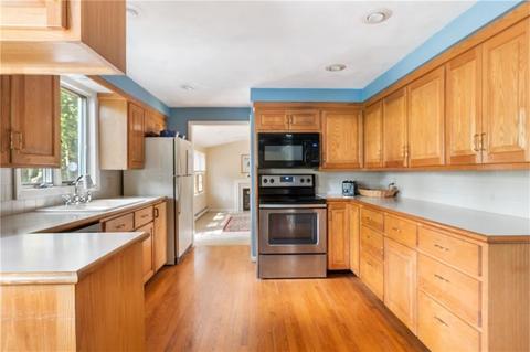 399 Red Chimney Dr, Warwick, RI 02886 photo 10