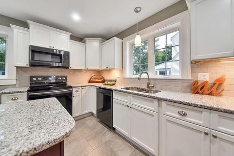 52 Eckington St, Springfield, MA 01108 photo 7