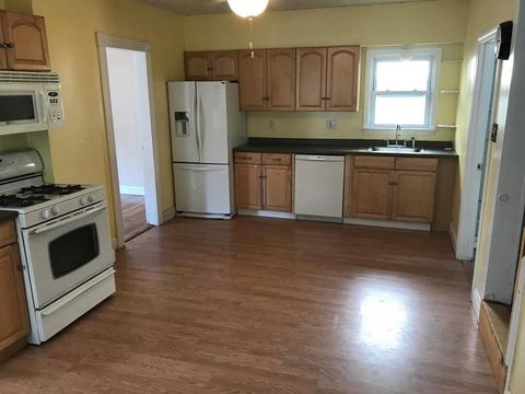 12 Robert Pl, Lowell, MA 01854 photo 3