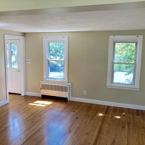 116 Gillette Cir, Springfield, MA 01118 photo 2