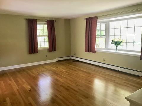 7 Sandra Cir, Mendon, MA 01756 photo 2