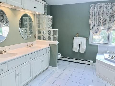 7 Sandra Cir, Mendon, MA 01756 photo 9
