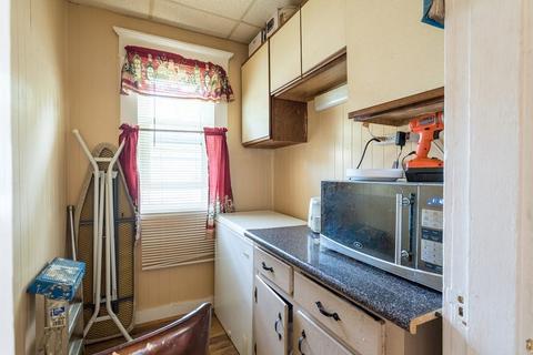 96 Johnson St, Springfield, MA 01108 photo 6