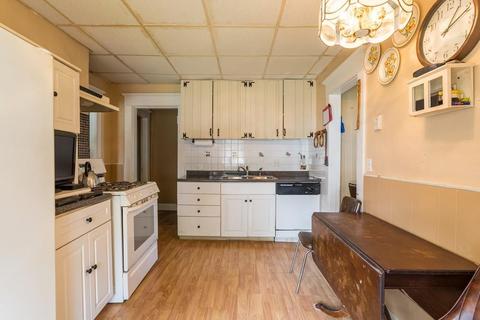 96 Johnson St, Springfield, MA 01108 photo 3