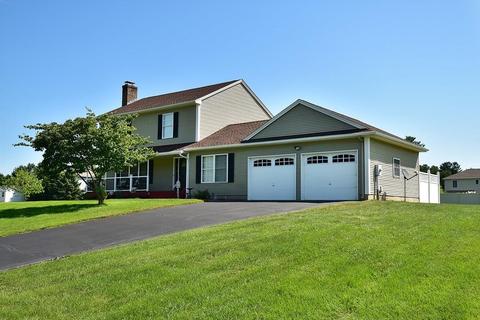 68 Broadleaf Cir, Suffield, CT 06093 photo 3