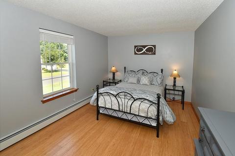 68 Broadleaf Cir, Suffield, CT 06093 photo 25