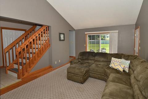 68 Broadleaf Cir, Suffield, CT 06093 photo 16