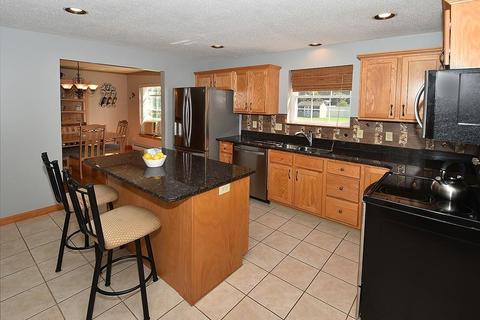 68 Broadleaf Cir, Suffield, CT 06093 photo 12