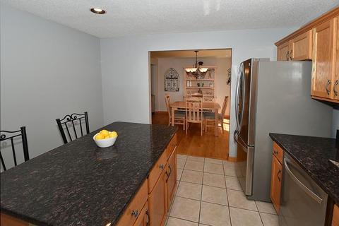 68 Broadleaf Cir, Suffield, CT 06093 photo 14