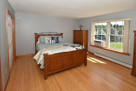 68 Broadleaf Cir, Suffield, CT 06093 photo 22
