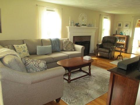 7 Lapham Ct, Mendon, MA 01756 photo 8