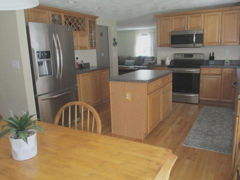 7 Lapham Ct, Mendon, MA 01756 photo 4
