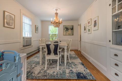 17 Lattimer St, Marblehead, MA 01945 photo 8