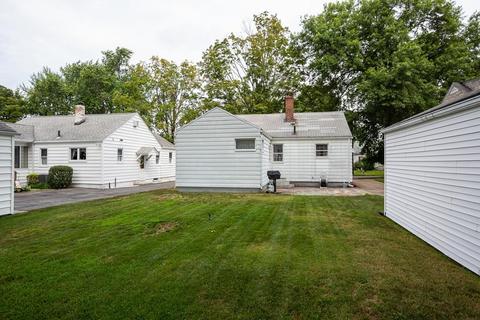 34 Dana St, Springfield, MA 01104 photo 9