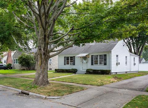 34 Dana St, Springfield, MA 01104 photo 2