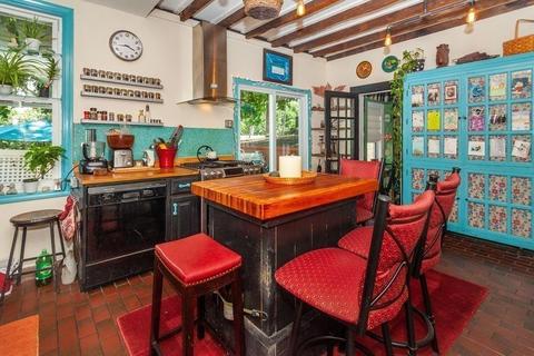 54 Danforth St, Jamaica Plain, MA 02130 photo 2