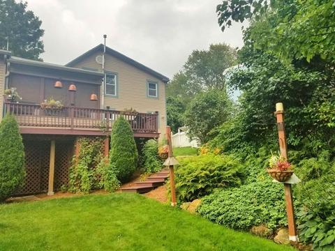 64 Temple St, Spencer, MA 01562 photo 3